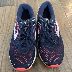 Brooks Womens Running shoes